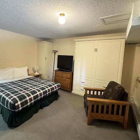 The Griz Inn By Park Vacation Management Ферни Экстерьер фото