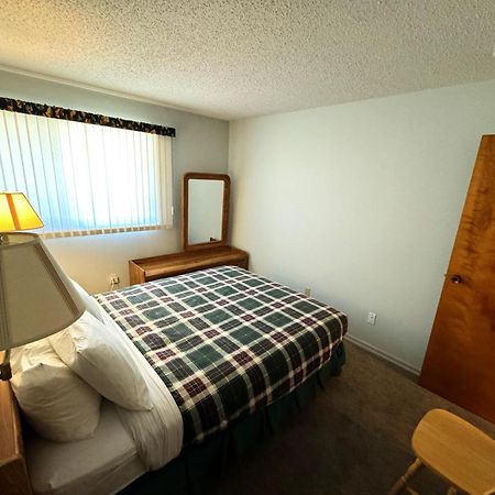 The Griz Inn By Park Vacation Management Ферни Экстерьер фото