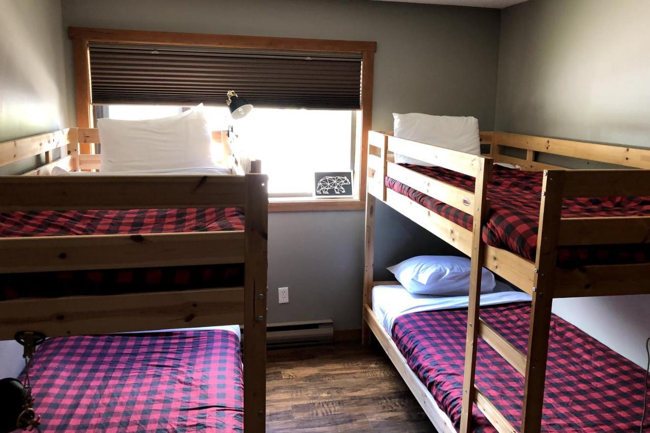 The Griz Inn By Park Vacation Management Ферни Экстерьер фото