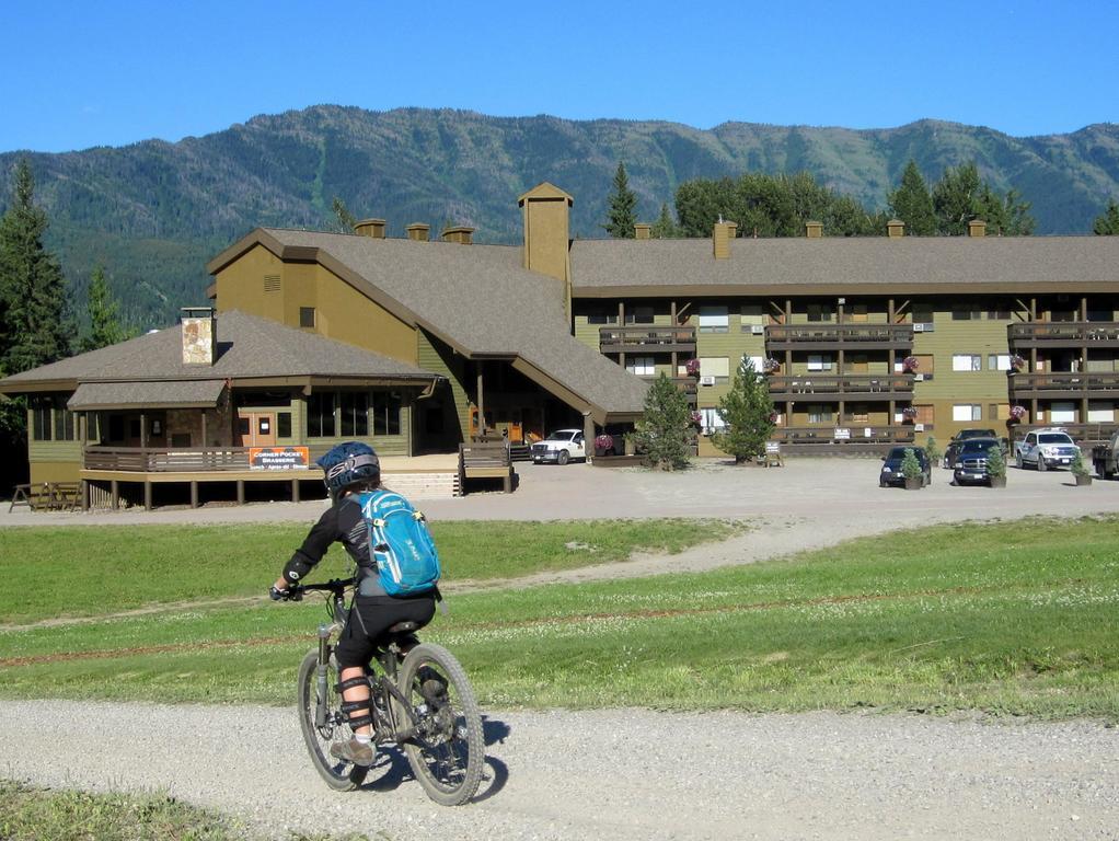 The Griz Inn By Park Vacation Management Ферни Экстерьер фото