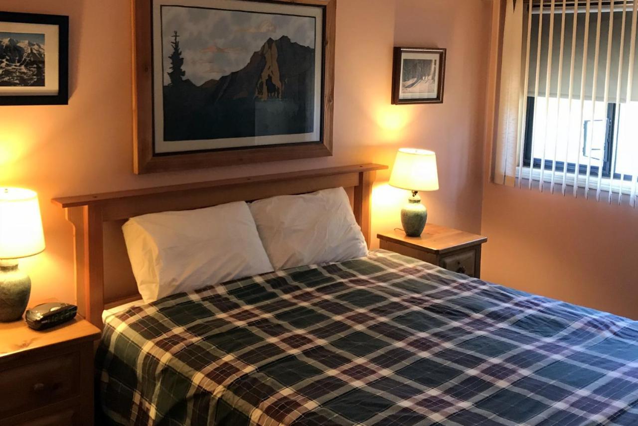 The Griz Inn By Park Vacation Management Ферни Экстерьер фото